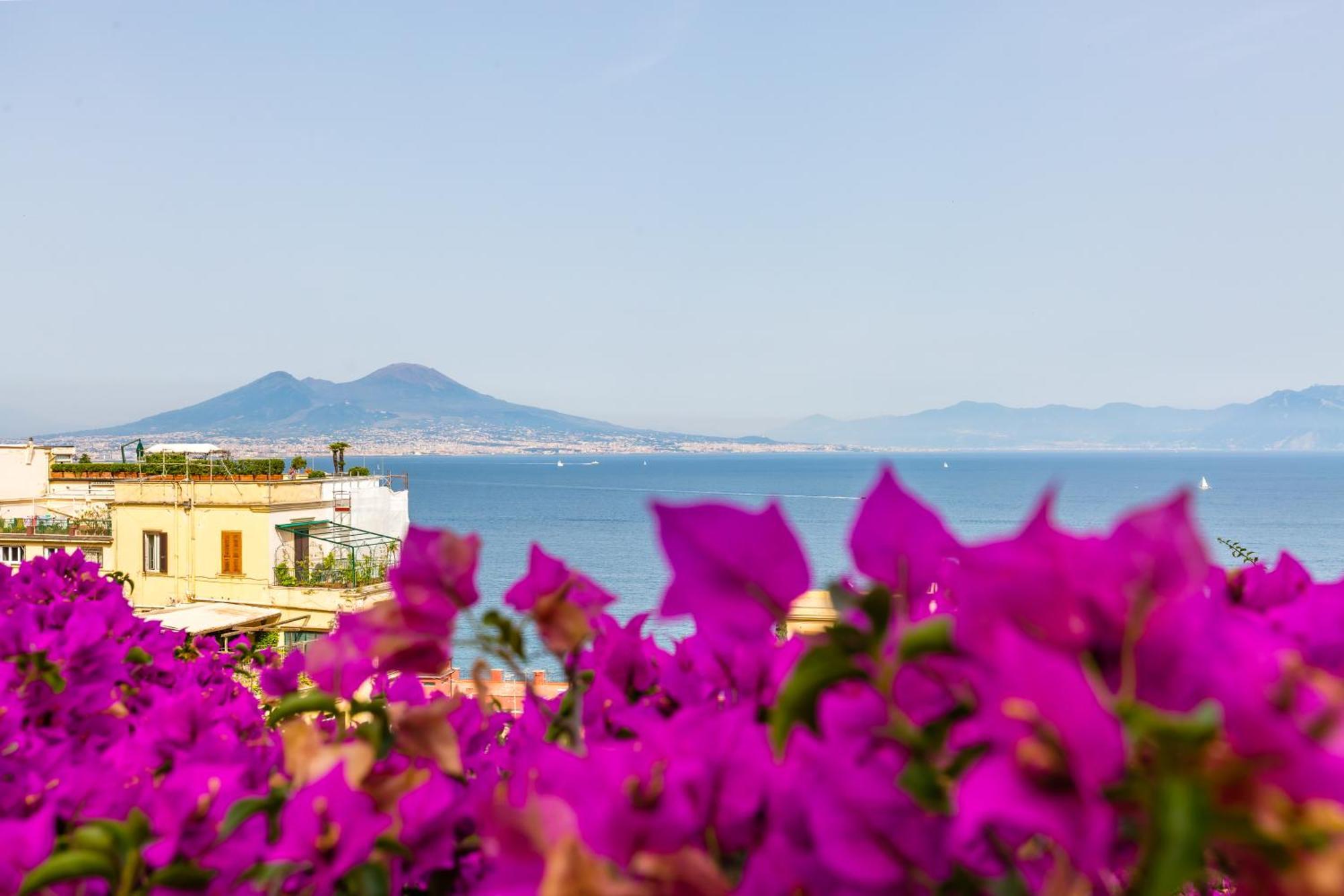 Villa Dolcevita With Parking By Napoliapartments Exterior foto